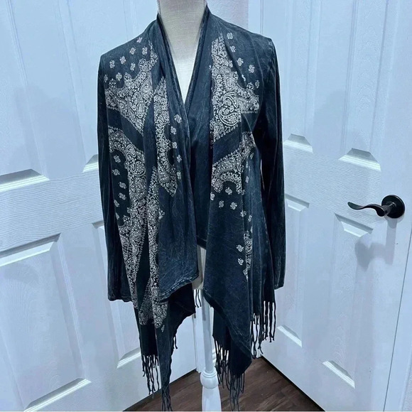 Vocal brand fringed kimono duster, jacket w rhinestones & studs. Western rodeo - Picture 2 of 14